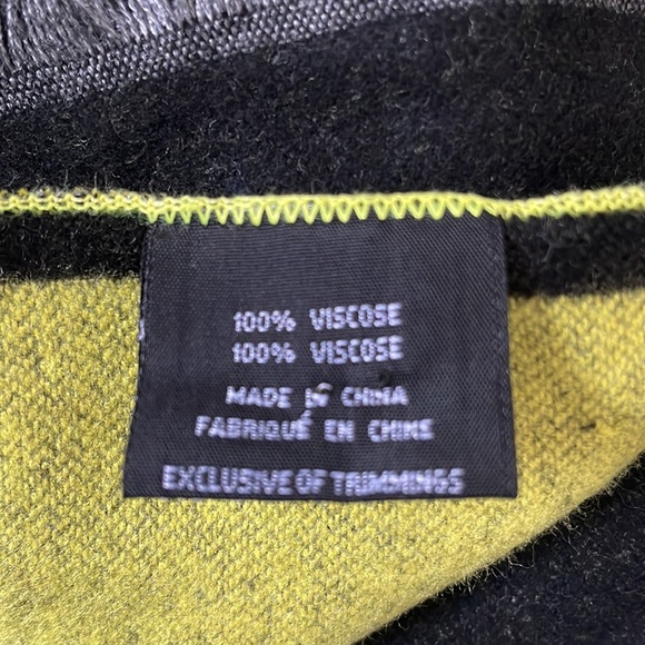 Scarf - Picture 4 of 4